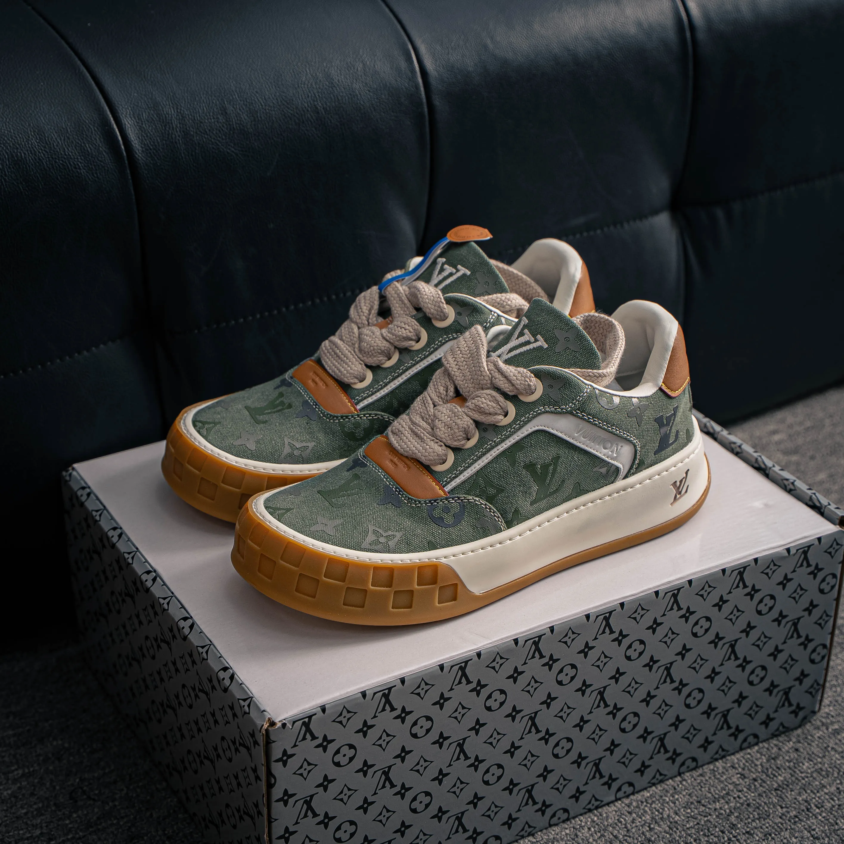 # LV LOUIS VUITTON Tilted Low Sneakers Series Low-Top Retro Versatile Skate Shoes 2026 Skate Shoes Shoes